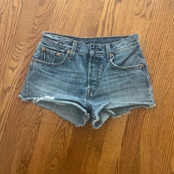 Levi’s High Waisted Denim Shorts - Medium Wash - Picture 1 of 4